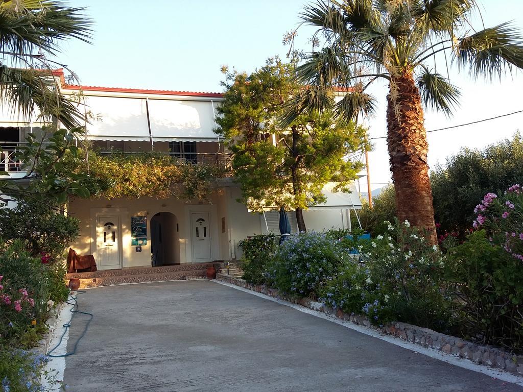 Elea Guesthouse Galaxidi Exterior photo